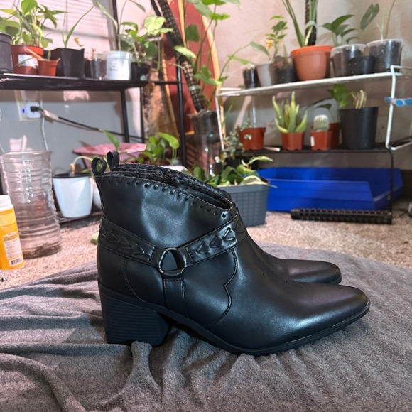 FRYE AND CO. Shoes - Frye and Co Black Paloma Western Ankle Booties Women's 11M Leather Pointed Toe